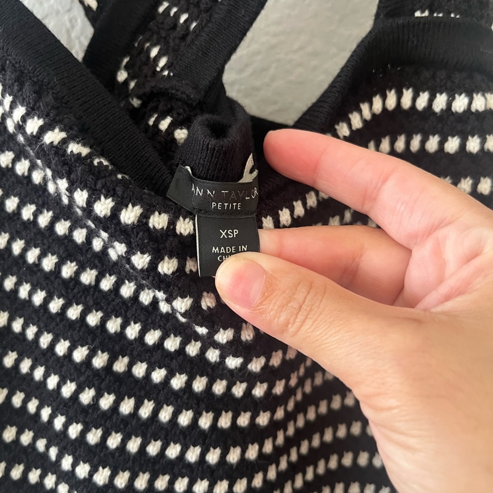 Ann Taylor Criss Cross Knit Dress Stripe Petite‎ XS - Picture 4 of 6